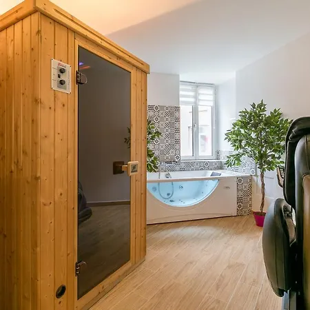 Aliya, Charme Et Relaxation Avec Jacuzzi Et Sauna * Dijon