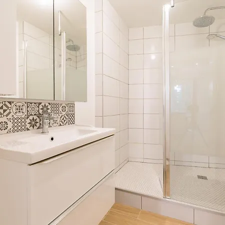 Aliya, Charme Et Relaxation Avec Jacuzzi Et Sauna Apartment
